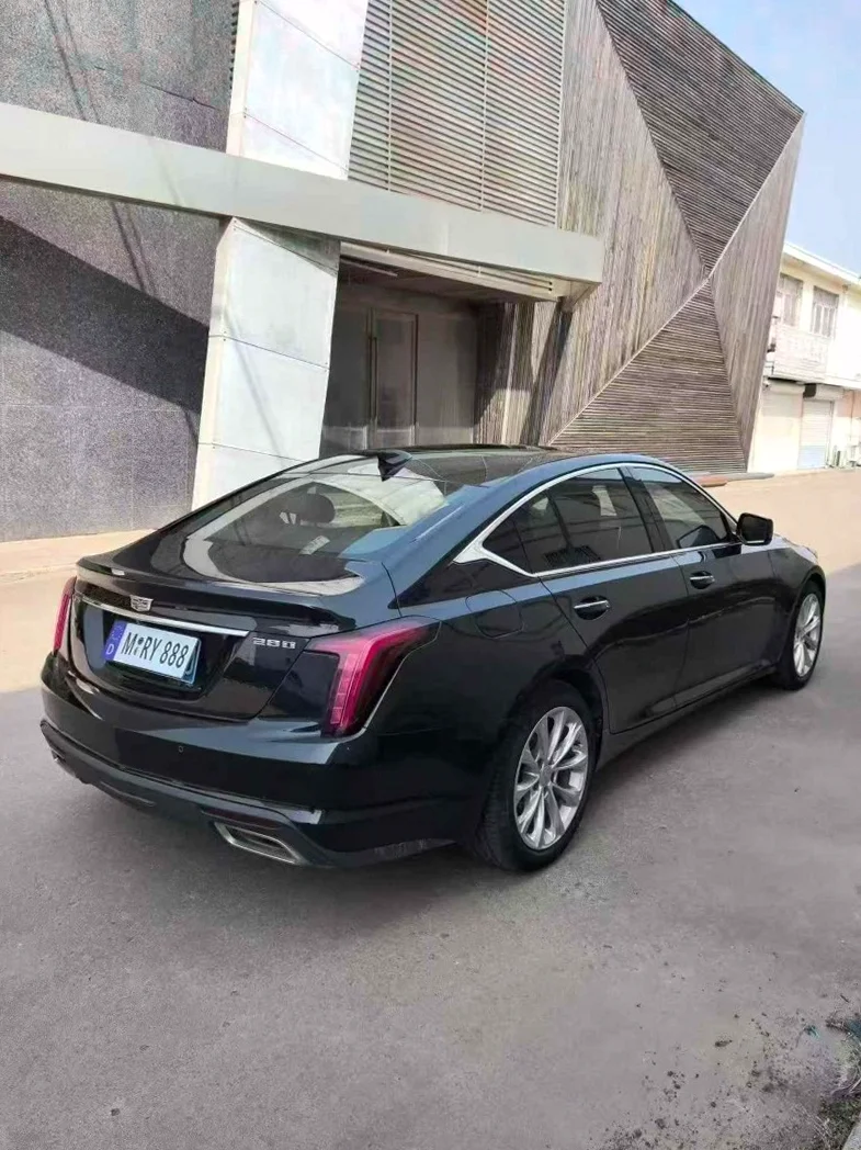 凯迪拉克CT5 内饰前排