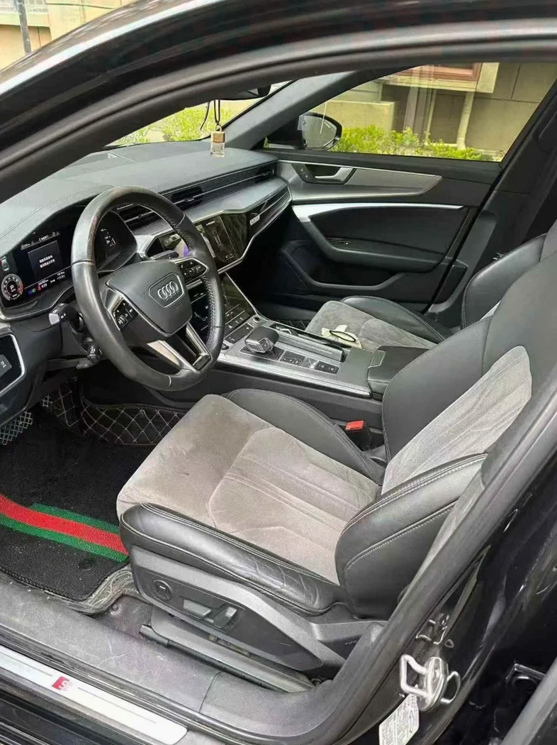 奥迪A6L 后面外观一