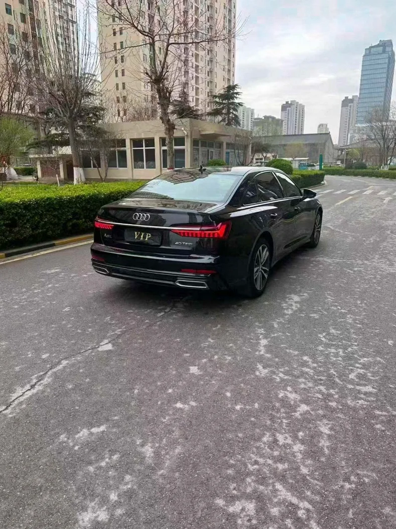 奥迪A6L 内饰后排