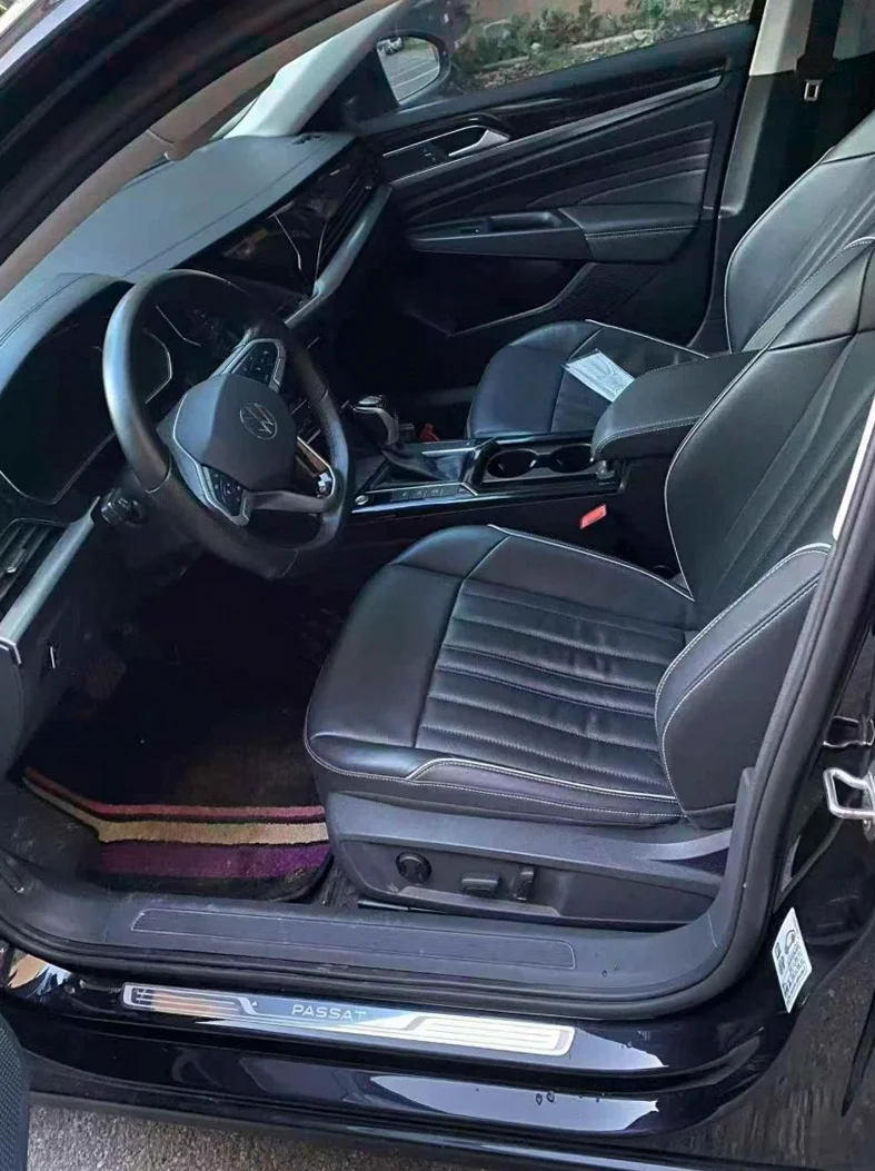 大众帕萨特 后面外观一