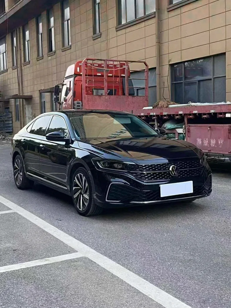 大众帕萨特 正面外观二