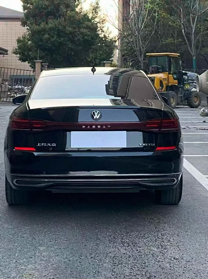 大众帕萨特 内饰后排