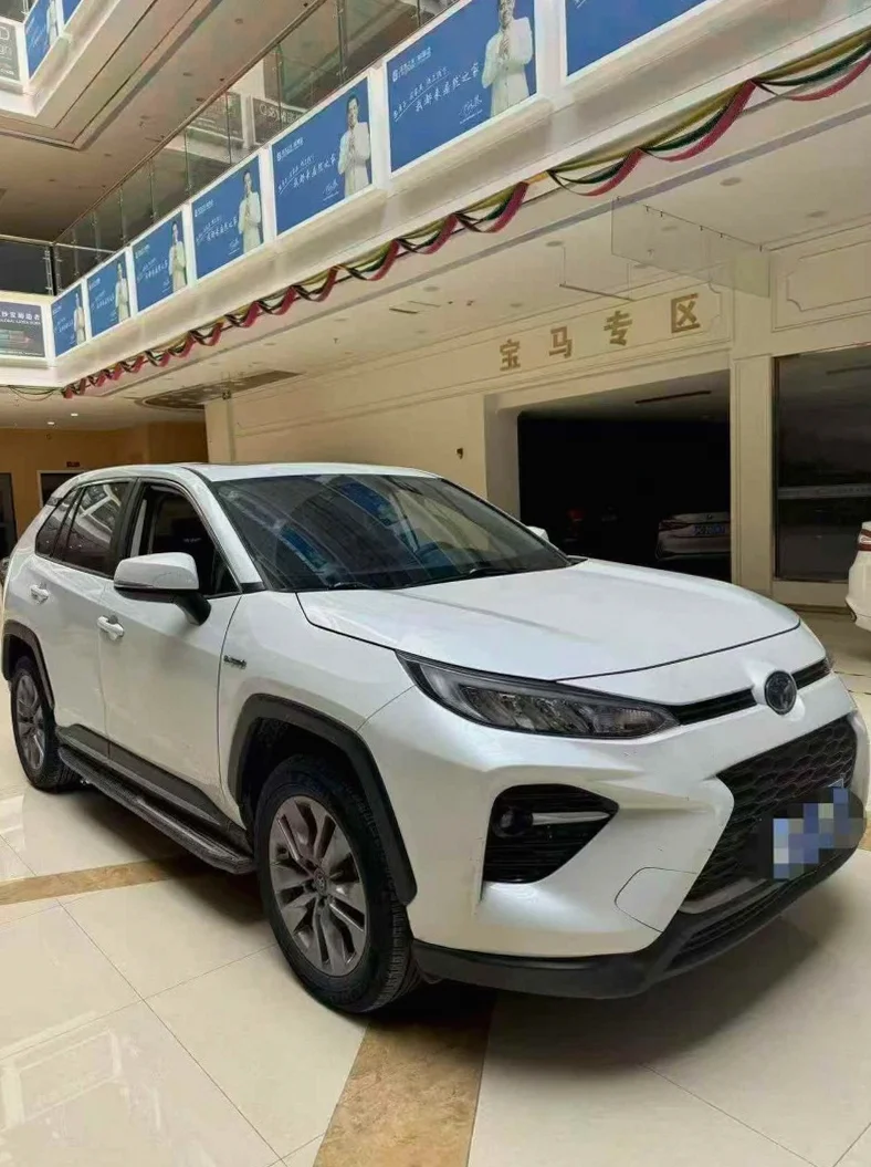 丰田威兰达 正面外观二