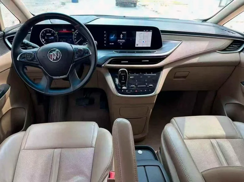 别克GL8 后面外观二