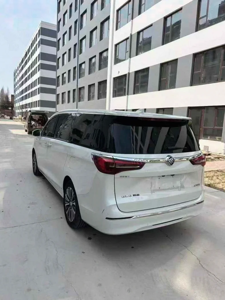 别克GL8 内饰后排