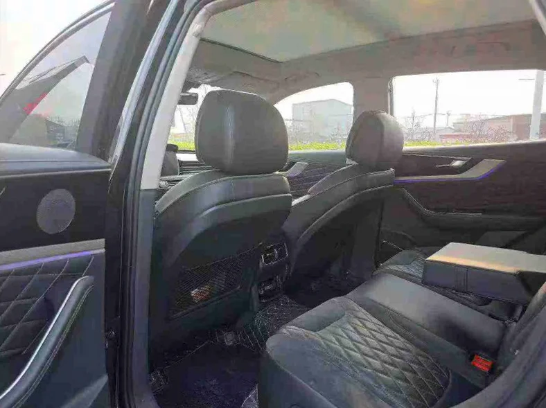 红旗HS5 后面外观三