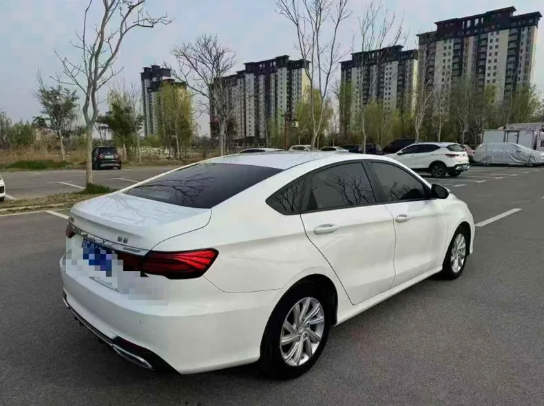 吉利缤瑞 内饰前排