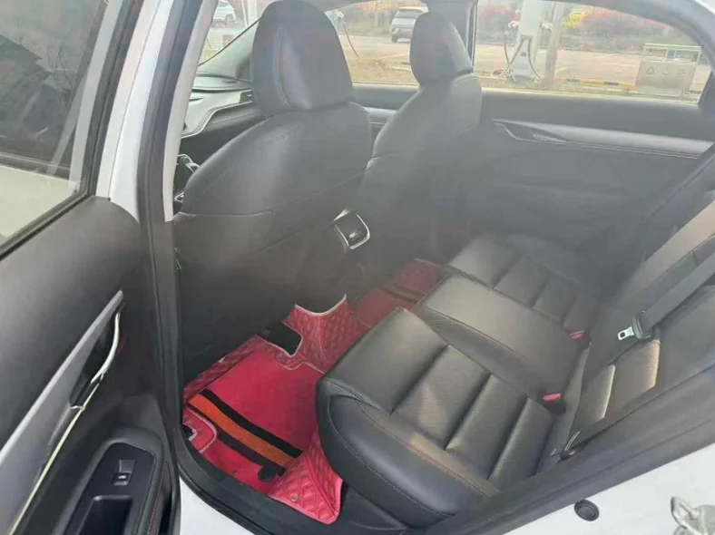 吉利缤瑞 后面外观一