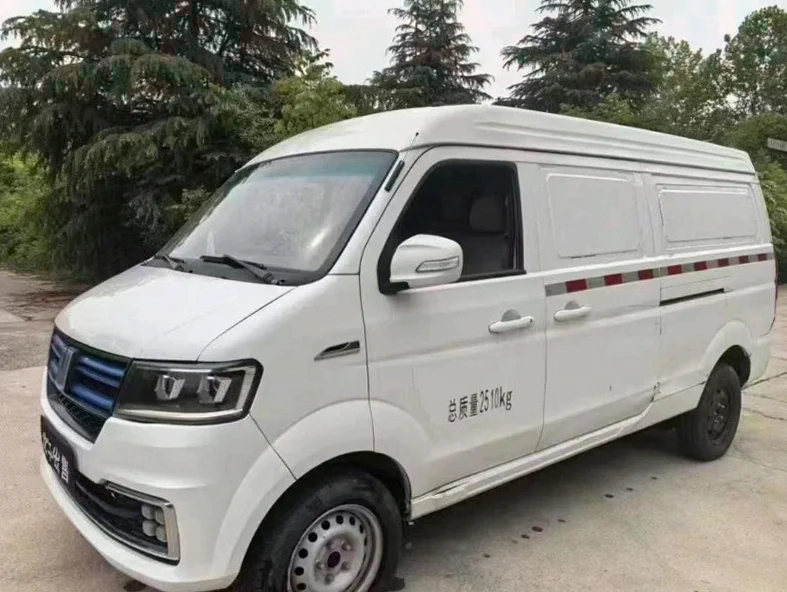 吉利远程 正面外观二