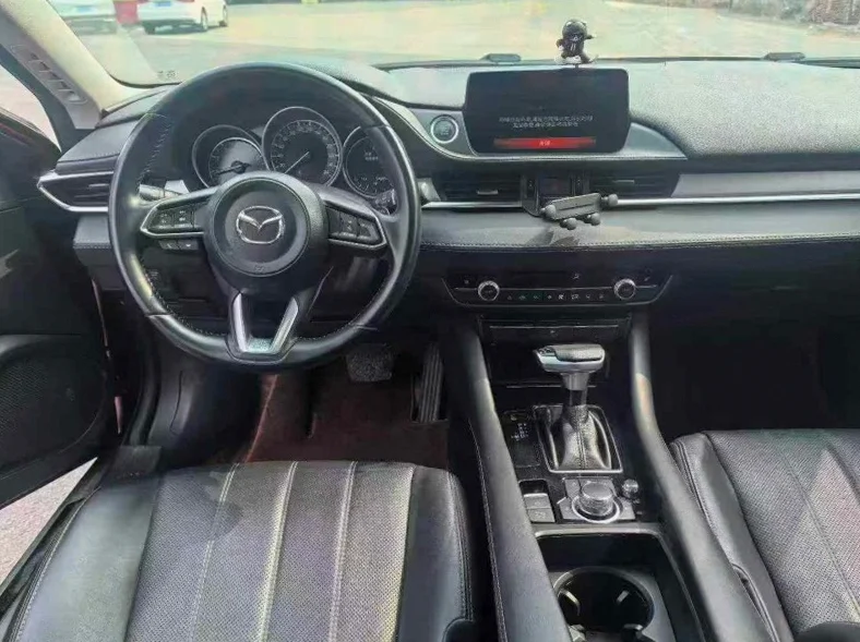 马自达阿特兹 后面外观一