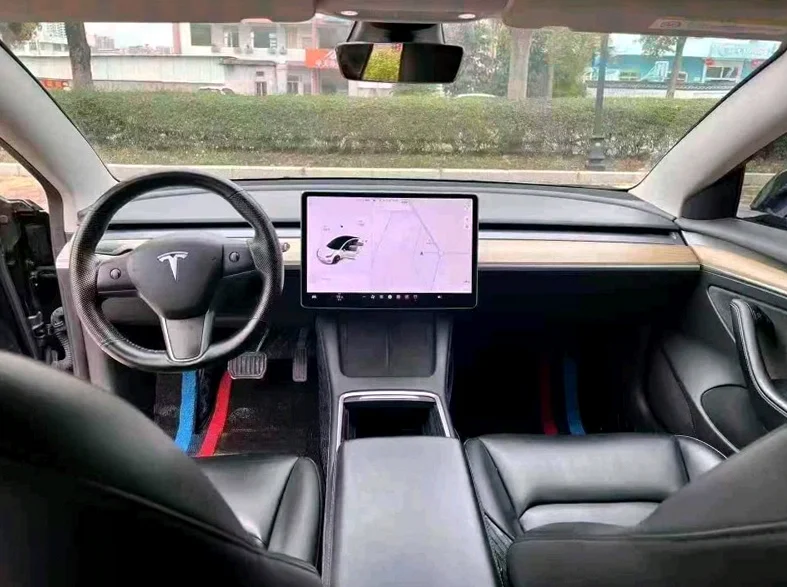 特斯拉MODEL 后面外观二