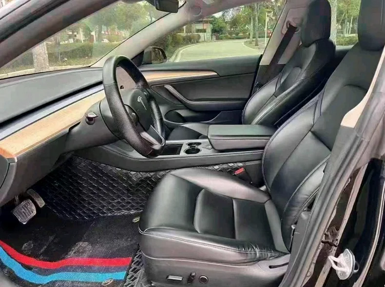 特斯拉MODEL 后面外观三