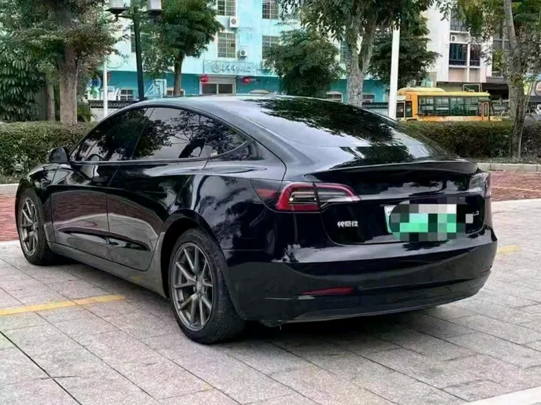 特斯拉MODEL 内饰后排