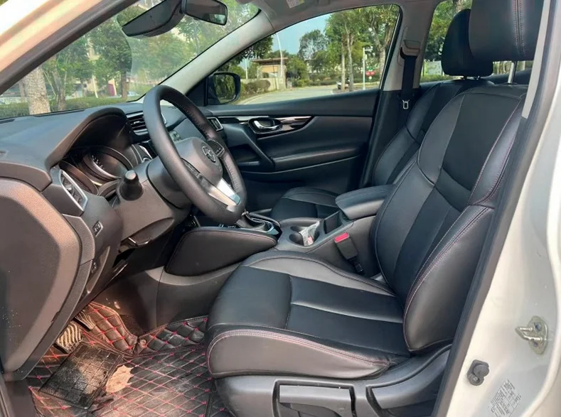 日产逍客 后面外观一