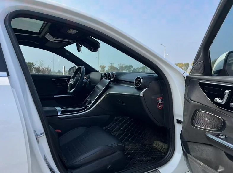 奔驰C 后面外观三