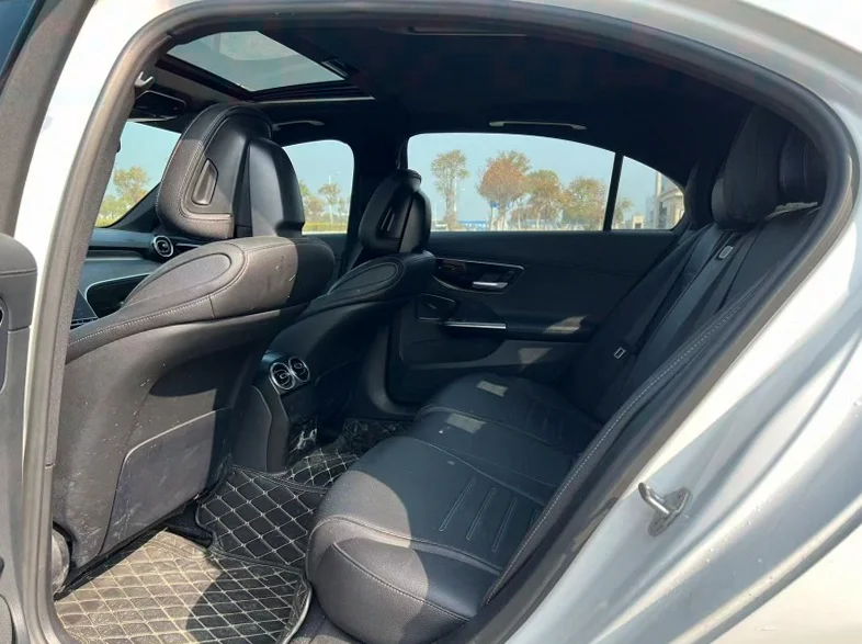 奔驰C 后面外观二