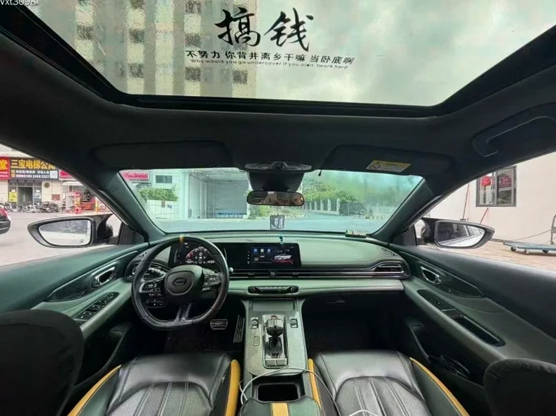 传祺影豹 后面外观一