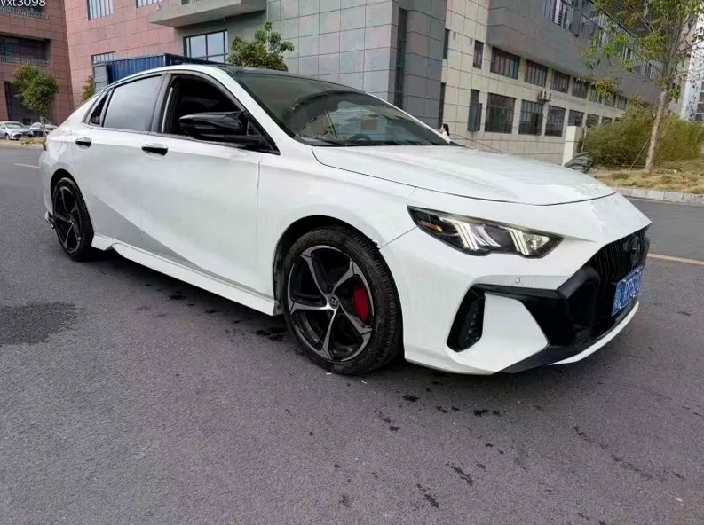 传祺影豹 正面外观三