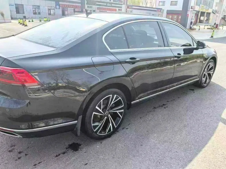 大众迈腾 内饰后排