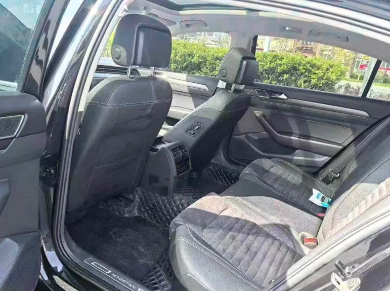 大众迈腾 后面外观一