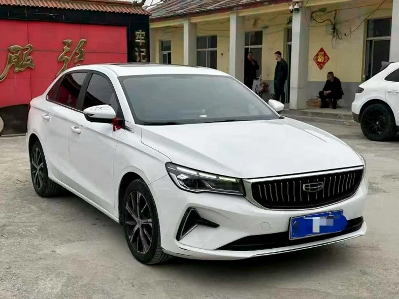 吉利帝豪 正面外观三