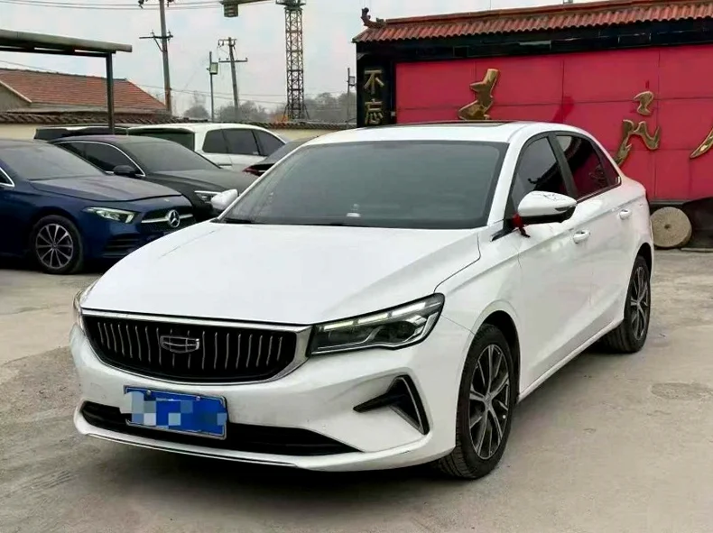 吉利帝豪 正面外观二