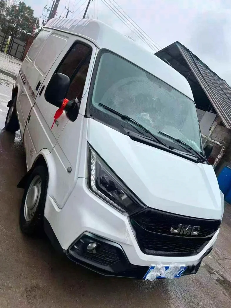 江铃特顺 正面外观三