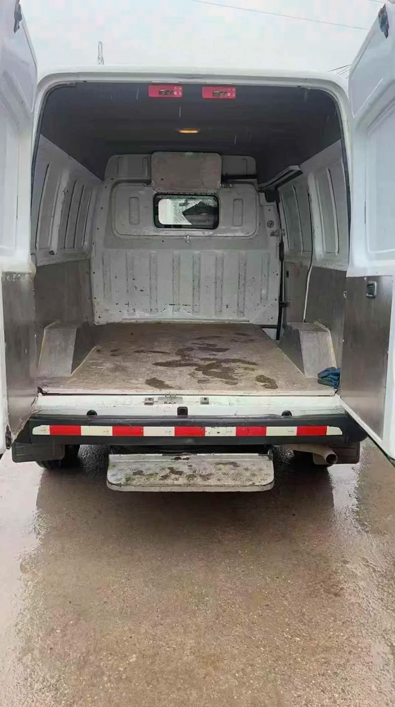 江铃特顺 后面外观二