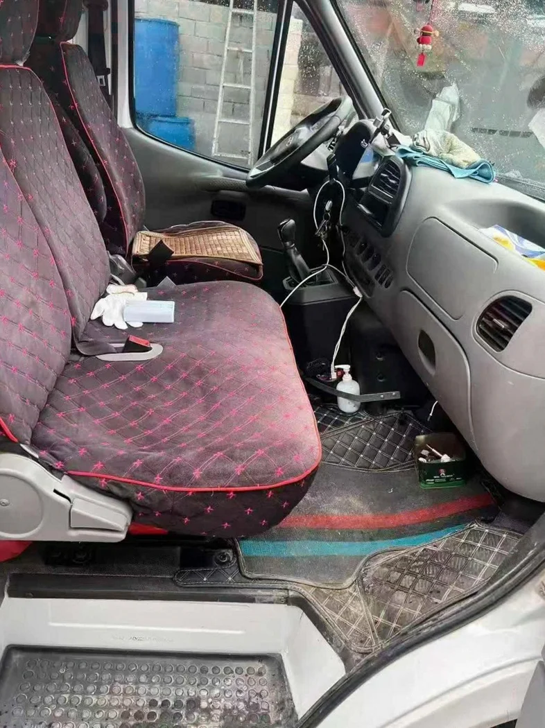 江铃特顺 后面外观一