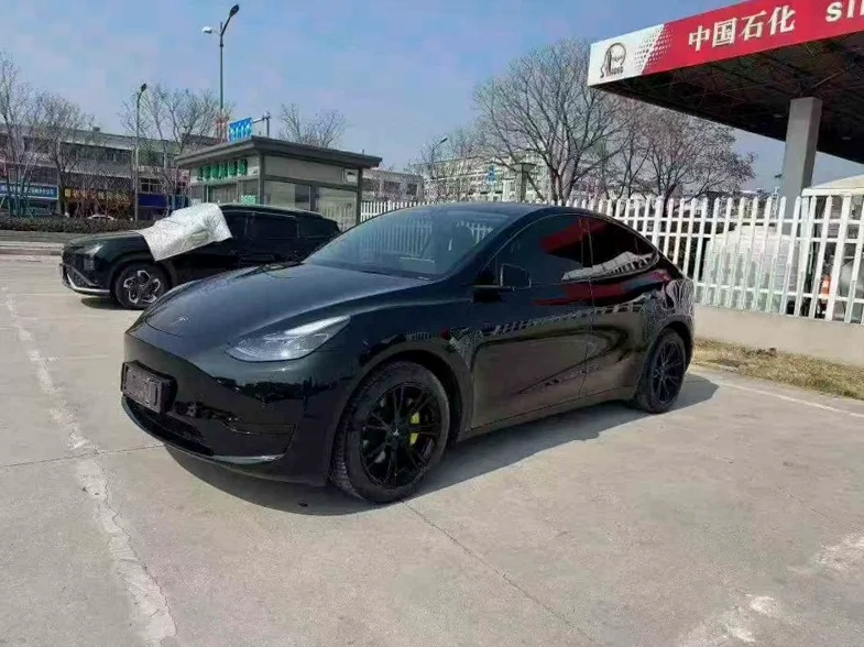 特斯拉MODEL 正面外观三