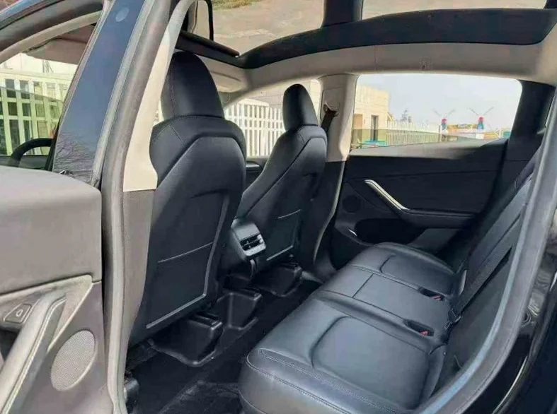 特斯拉MODEL 后面外观二