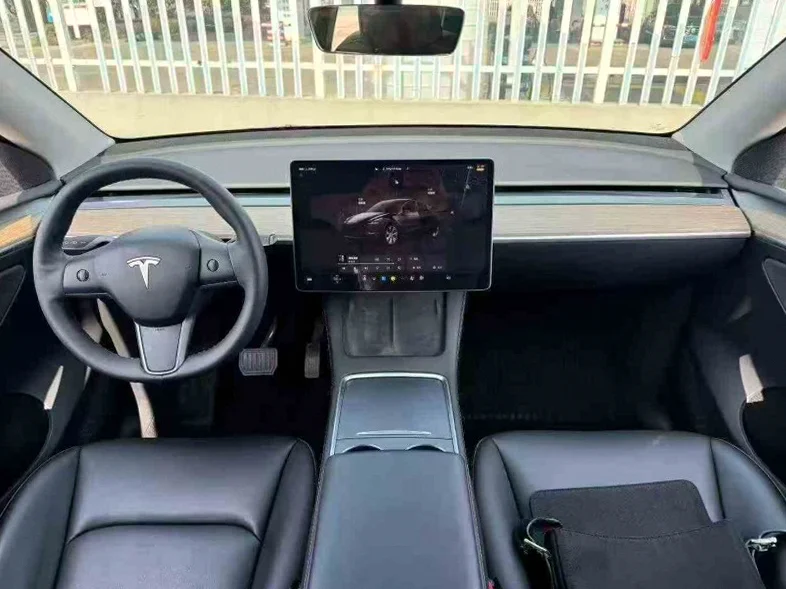 特斯拉MODEL 后面外观三