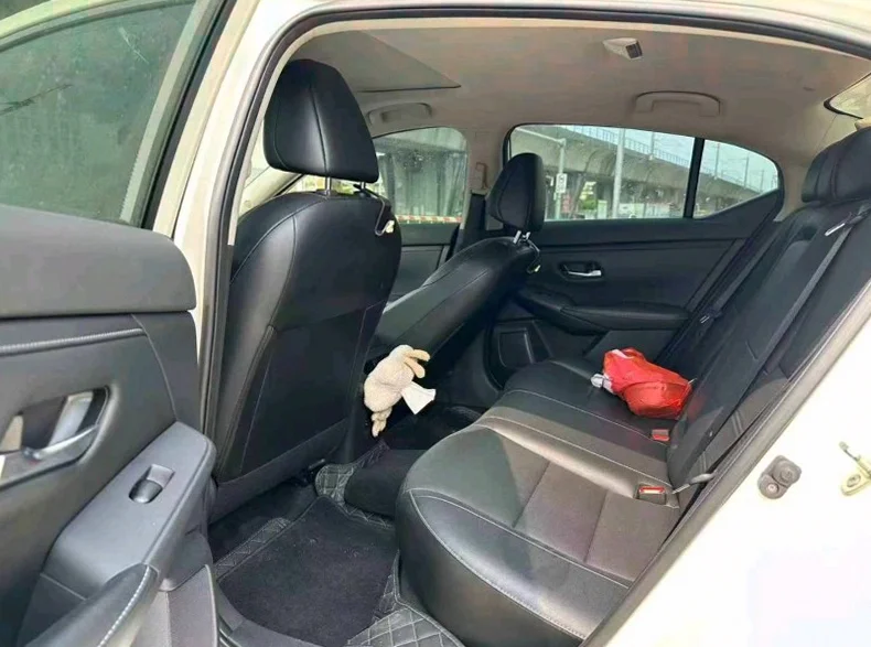 日产轩逸 正面外观三