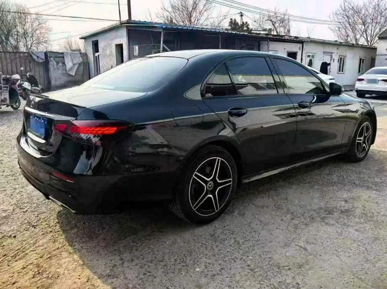 奔驰E 内饰前排