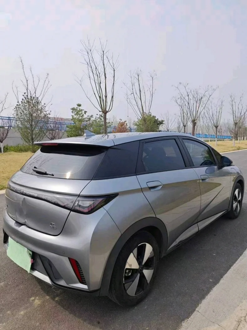 比亚迪海豚 正面外观三