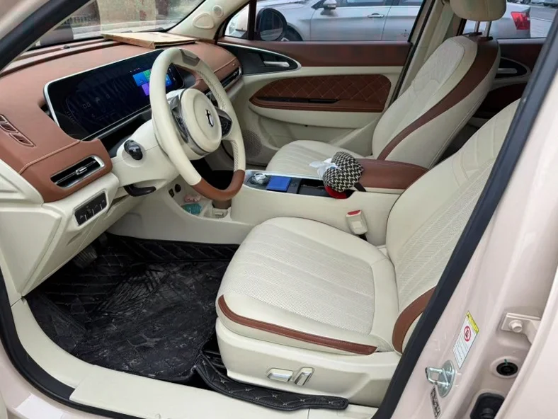 长城汽车欧拉 正面外观三