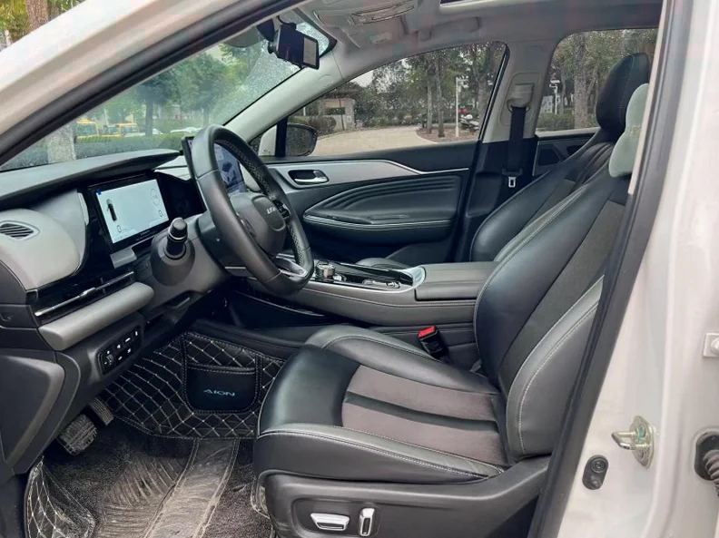 传祺埃安S 后面外观一