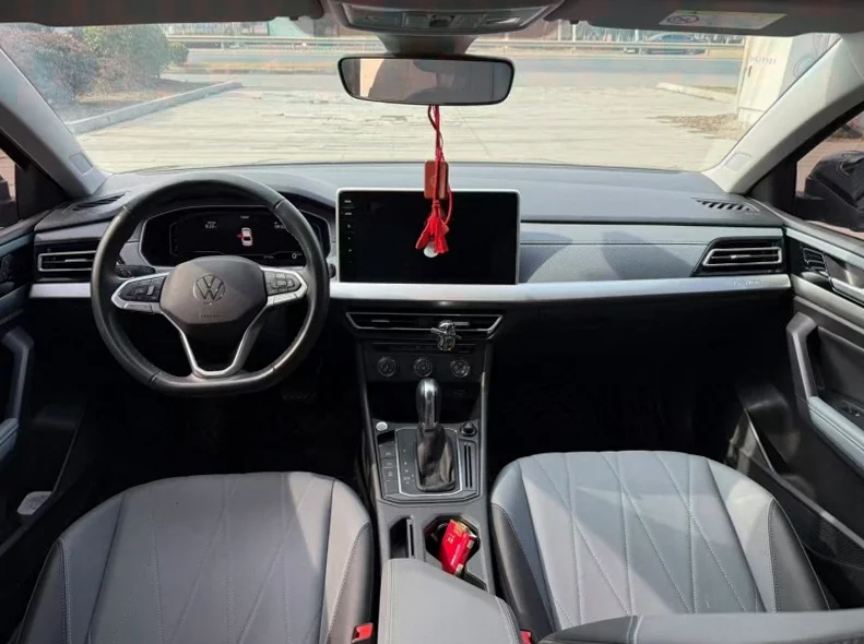 大众朗逸 后面外观三