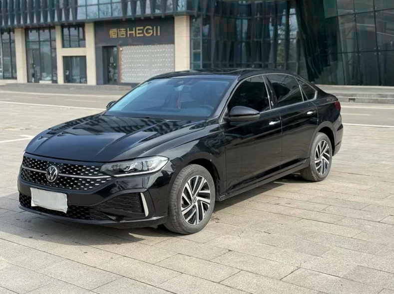 大众朗逸 后面外观一