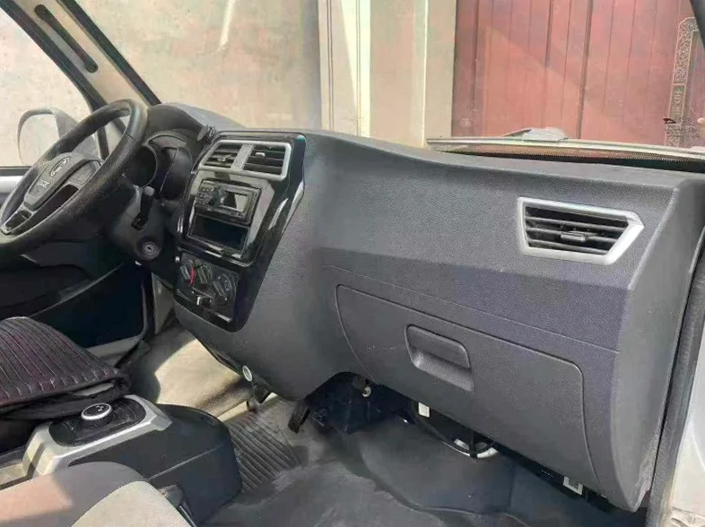 东风凯普特 后面外观一