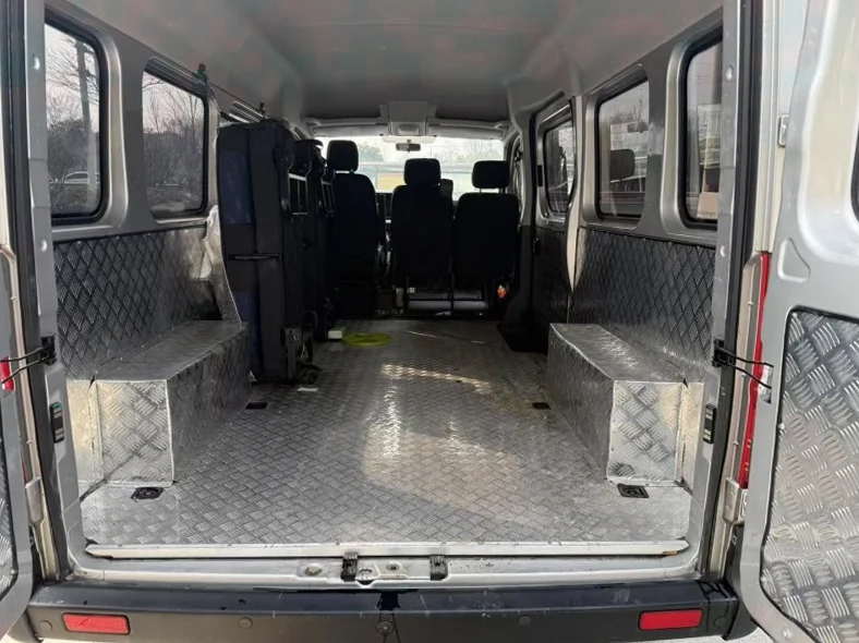 东风御风 后面外观三