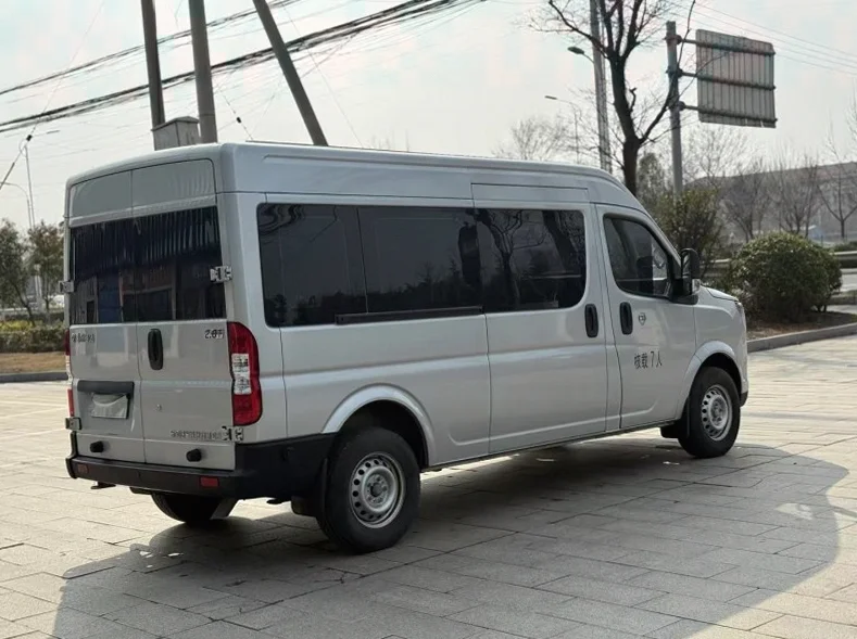 东风御风 内饰前排