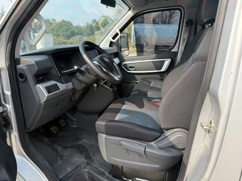 东风御风 后面外观二