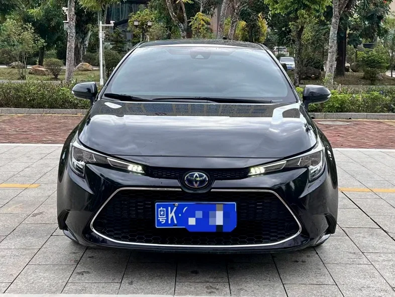 23年丰田雷凌1.8L双擎油电混合