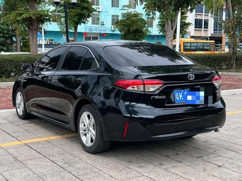 丰田雷凌 内饰后排