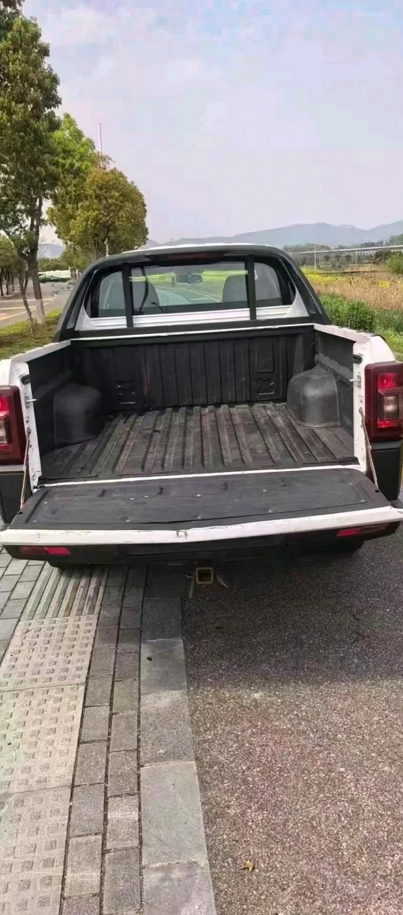 江铃域虎 驾驶室