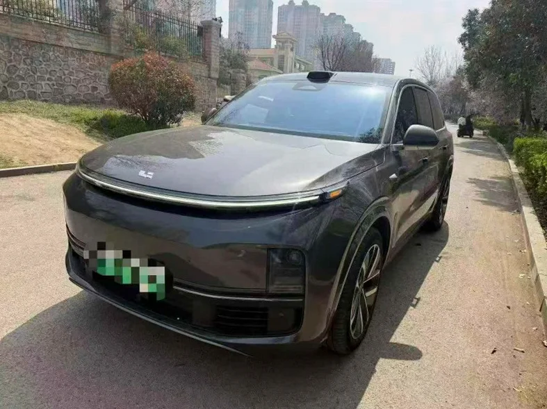 理想L9 正面外观三