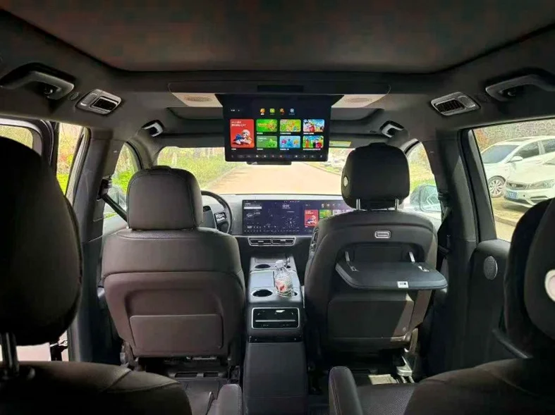 理想L9 后面外观一