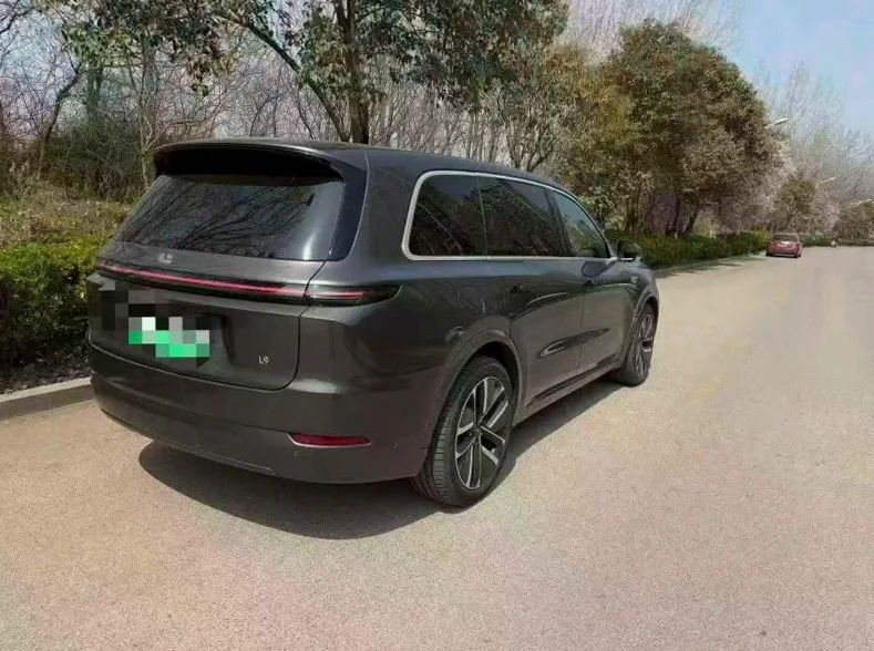 理想L9 内饰前排