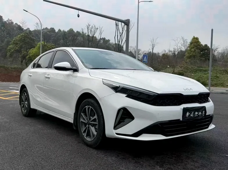 起亚K3 正面外观二